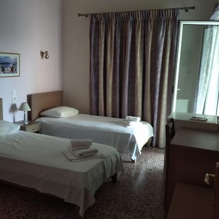 Hotel Ion 卡梅纳维洛拉 外观 照片