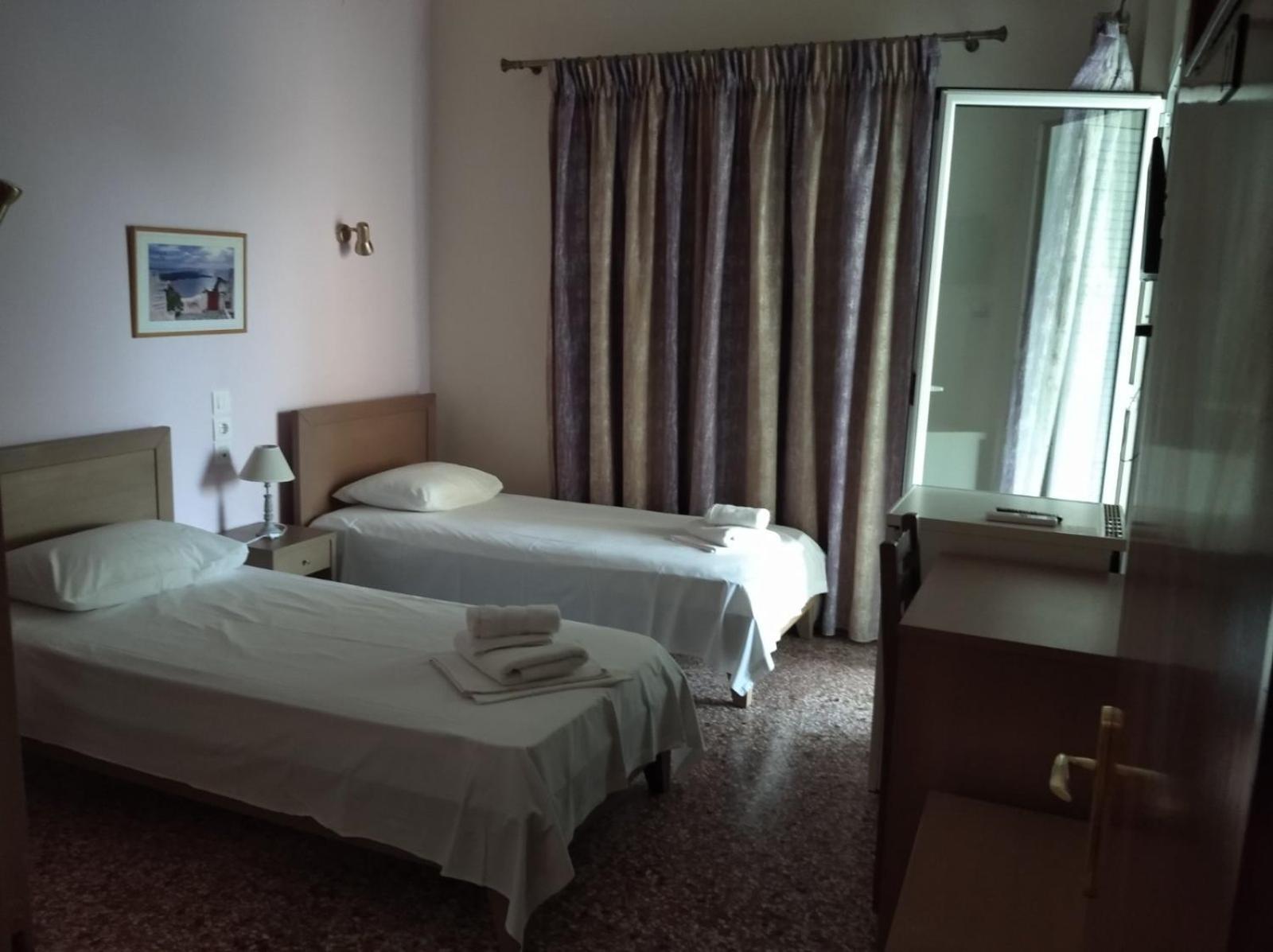 Hotel Ion 卡梅纳维洛拉 外观 照片