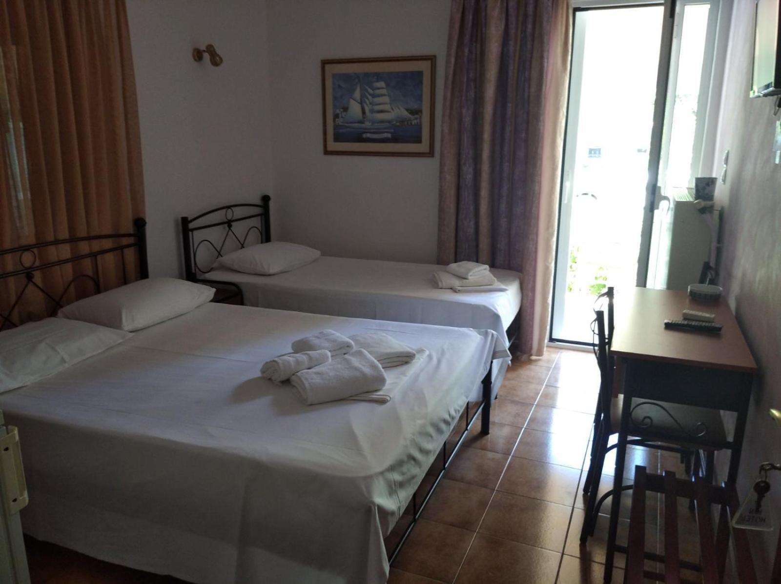 Hotel Ion 卡梅纳维洛拉 外观 照片